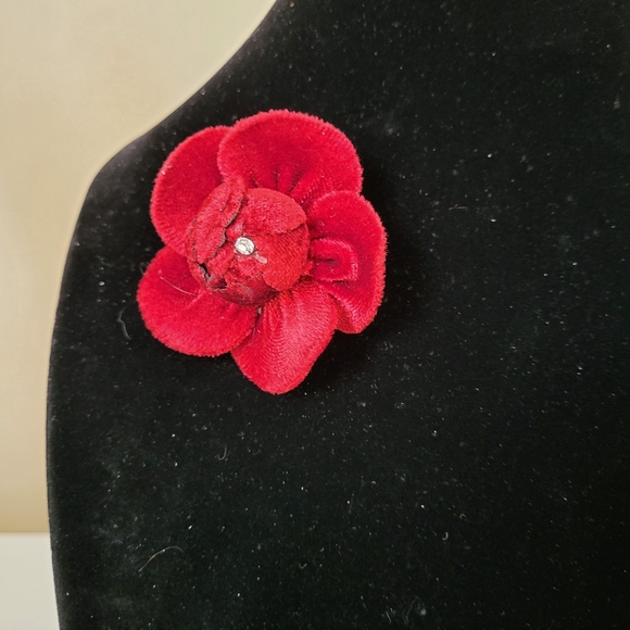 Vintage Red Velour Fabric and Rhinestone Flower Rose Brooch - Picture 9 of 11